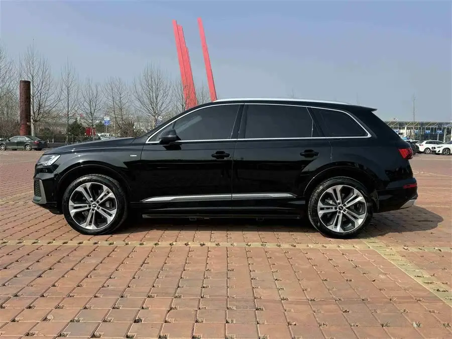 Audi Q7 2021 45 TFSI quattro S line Sport