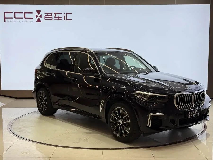 بي إم دبليو X5 2023 xDrive 30Li حزمة M الرياضية
