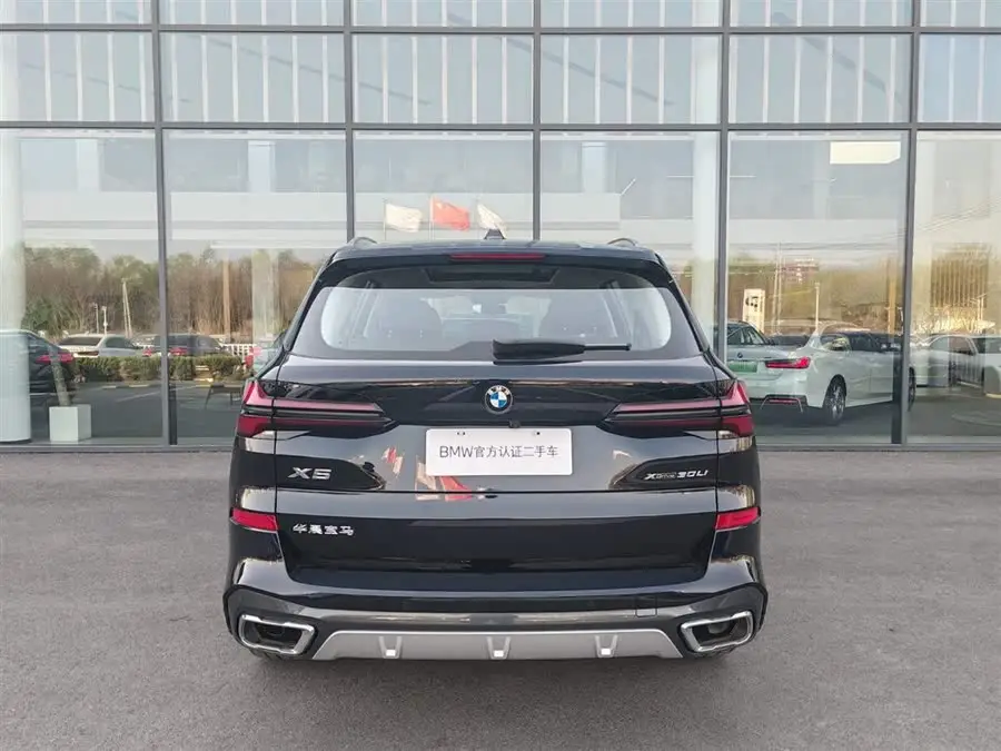 بي إم دبليو X5 2023 موديل xDrive 30Li M حزمة رياضية