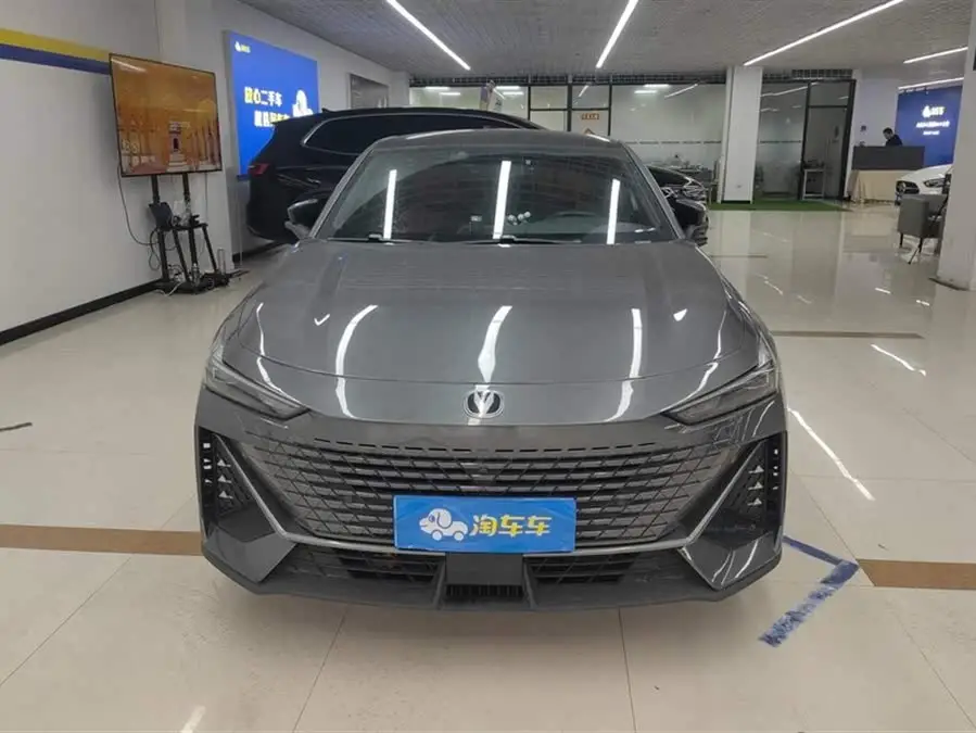 Changan UNI-V 2022 1.5T Deluxe