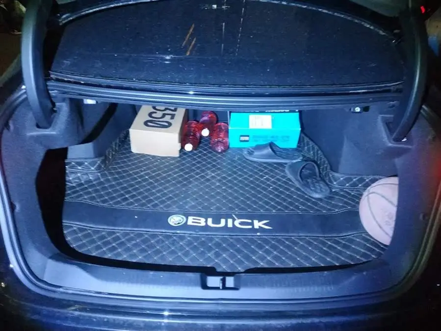 بيوك لاكروس 2023 28T بريميوم