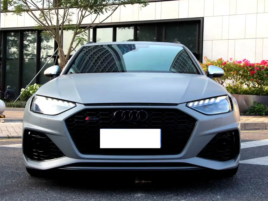 أودي RS 4 2023 RS4 أفانت إصدار بلاك