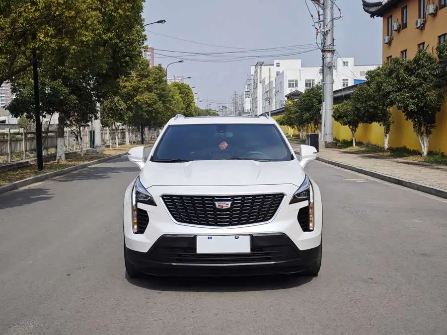 كاديلاك XT4 2020 28T فئة التقنية بالدفع الأمامي