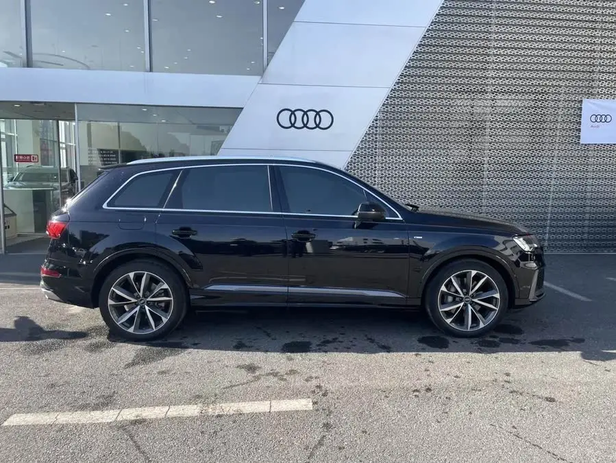 Audi Q7 2021 55 TFSI quattro S line Sport