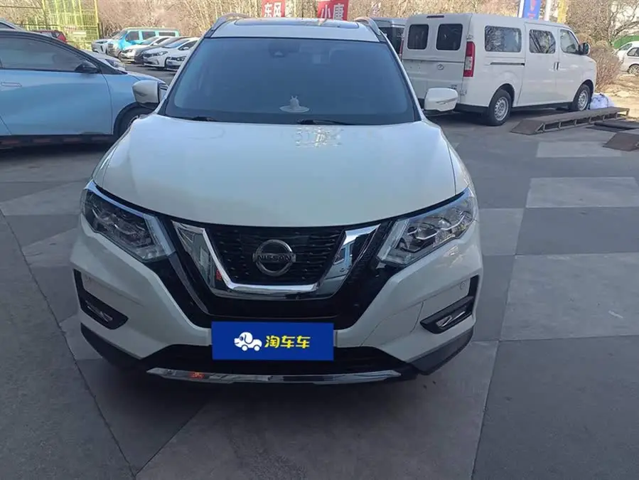 نيسان إكستريل 2020 طراز 2.5 لتر XL ITS CVT 4WD إصدار الفخامة والملاحة