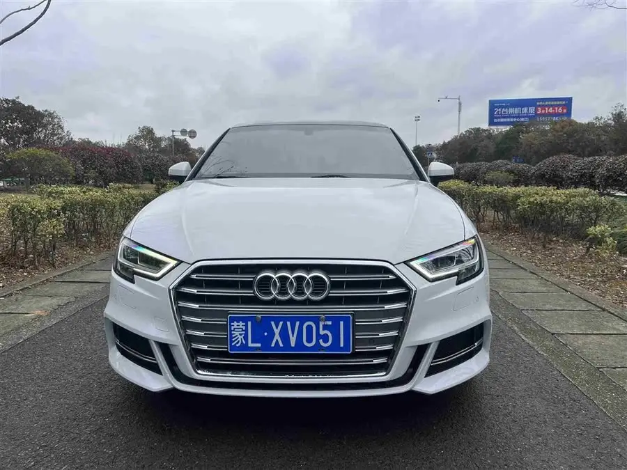 أودي A3 2020 سبورت باك 35 TFSI الطراز الأنيق الوطنية VI