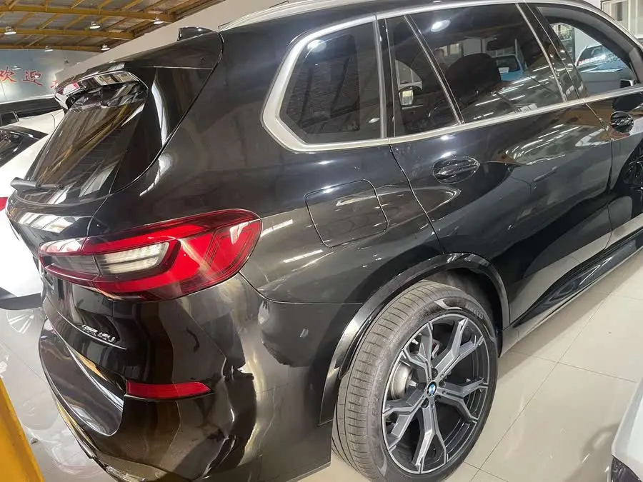 بي إم دبليو X5 2022 نموذج تحديث xDrive 40Li حزمة رياضية M