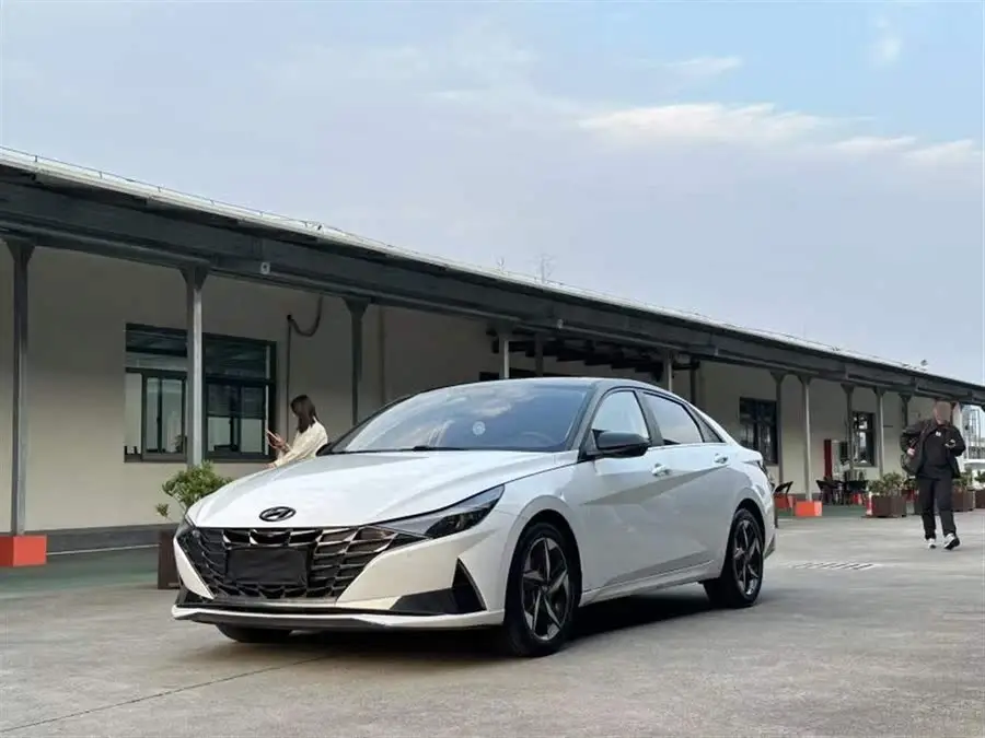 إيلانتر 2022 1.5 لتر CVT LUX النسخة المميزة
