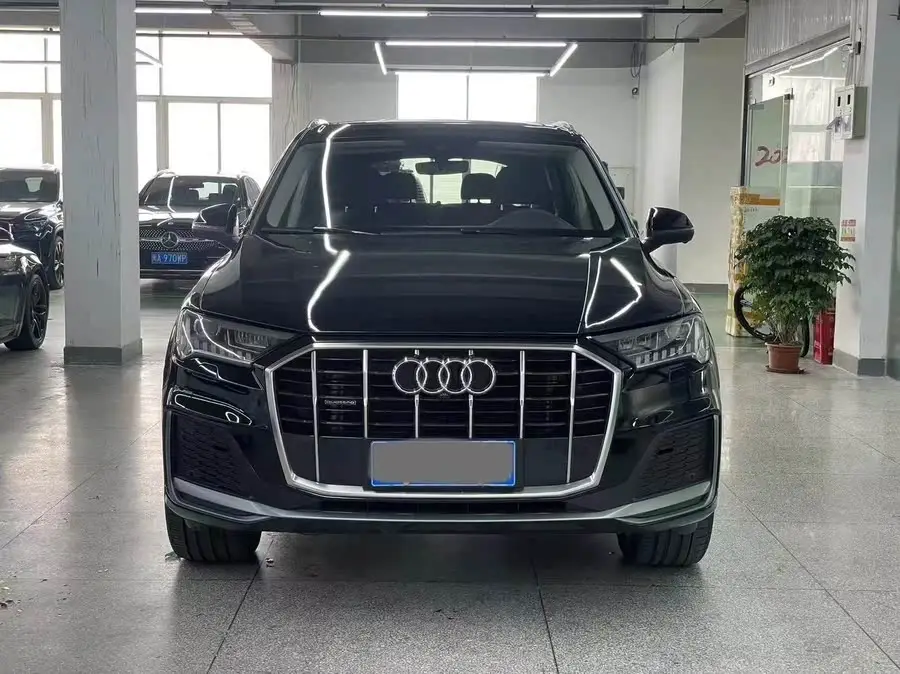 Audi Q7 2024 45 TFSI quattro S line Sport