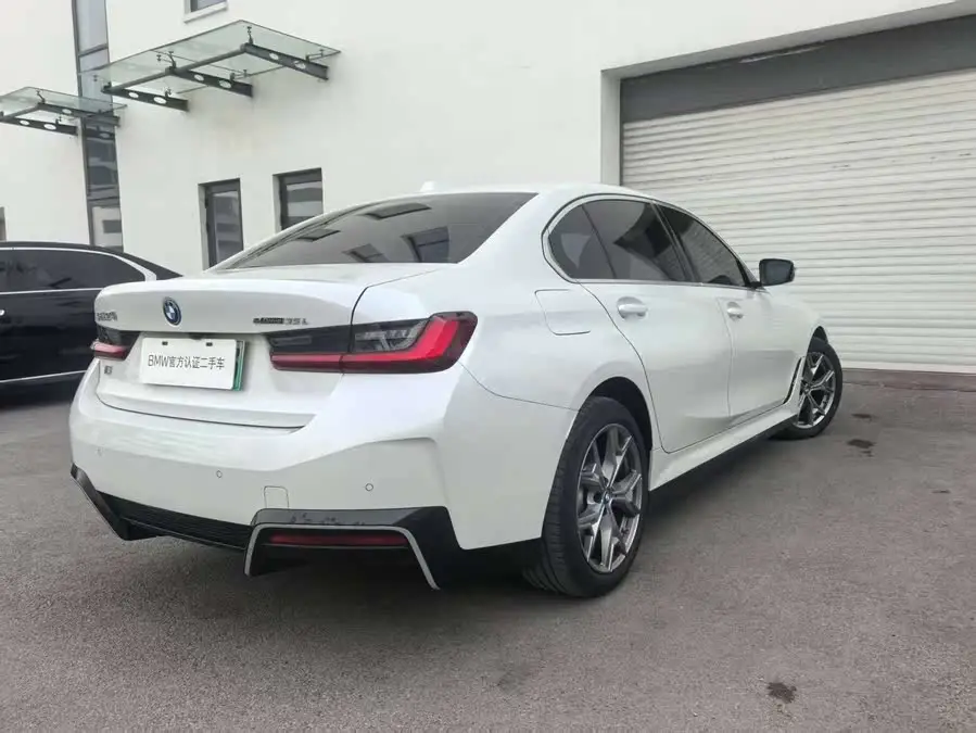 بي إم دبليو i3 2022 eDrive 35 L