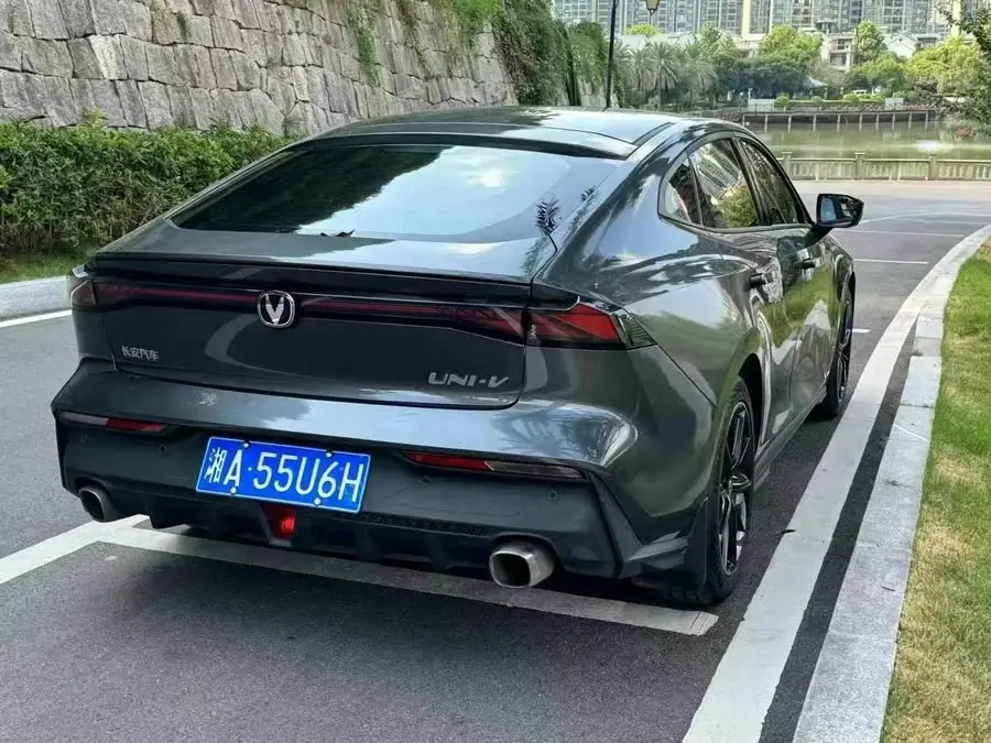 Changan UNI-V 2022 1.5T Premium