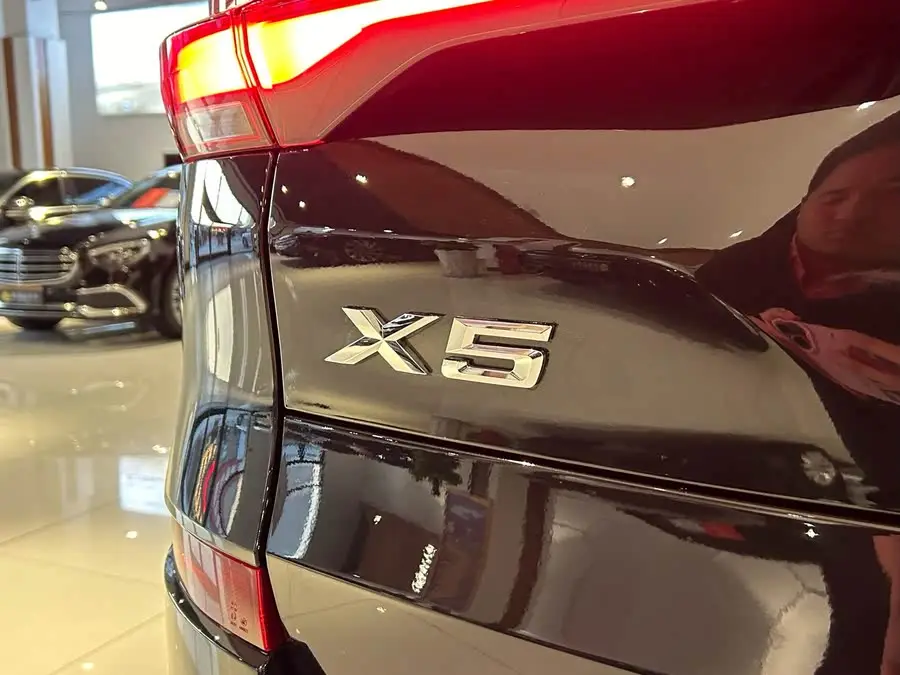 بي إم دبليو X5 2022 xDrive 30Li حزمة M الرياضية الفاخرة