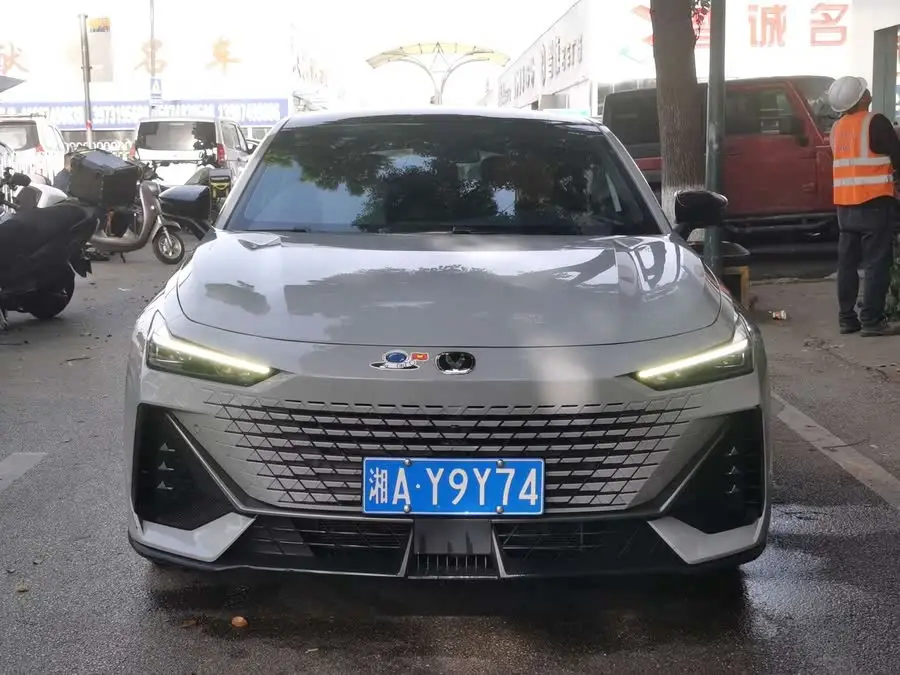 Changan UNI-V 2022 1.5T Premium