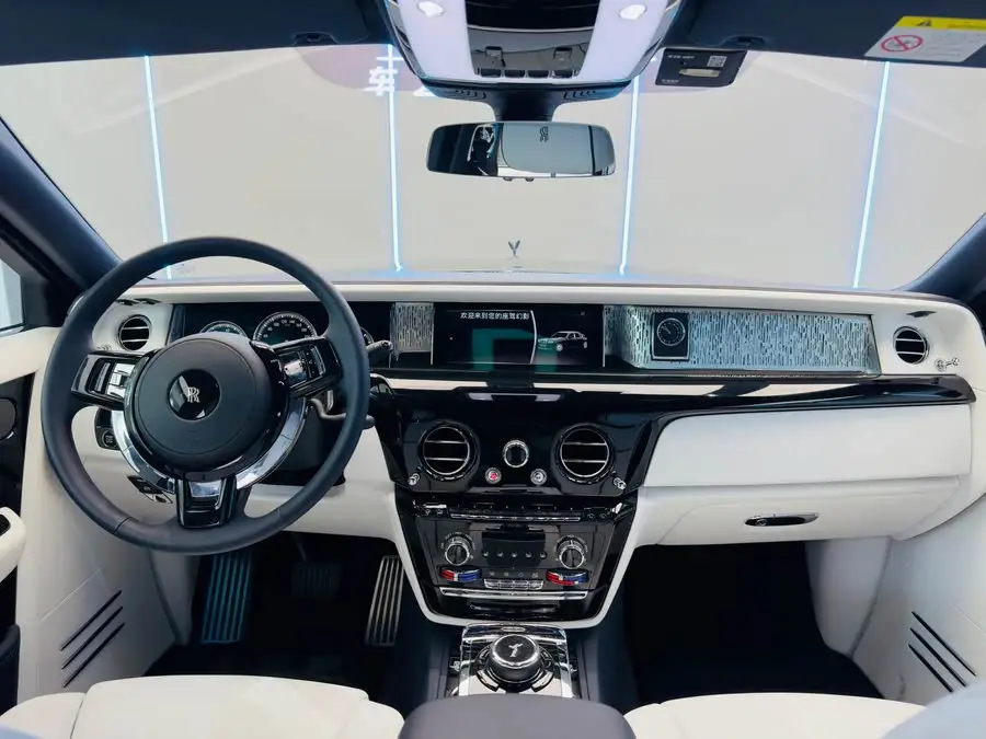 Phantom 2018 6.7T Long Wheelbase