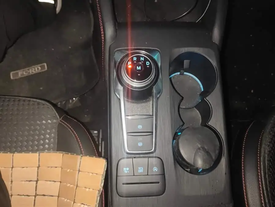 فورد فوكس 2021 سيدان إيكوبوست 180 أوتوماتيكي ST لاين