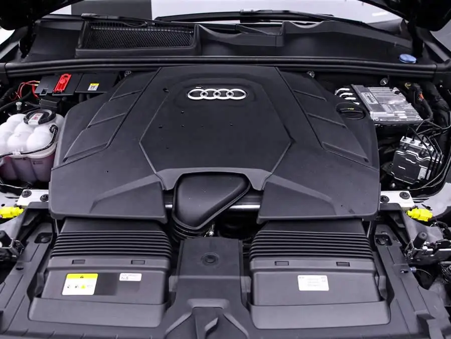 Audi Q7 2023 55 TFSI quattro S line Sport