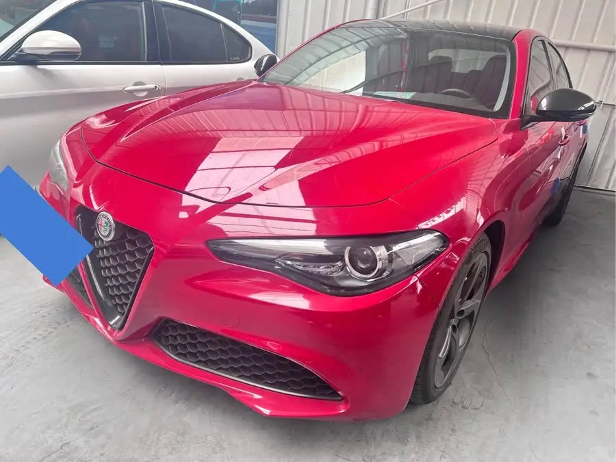 جوليا 2020 2.0T 280HP النسخة الفاخرة