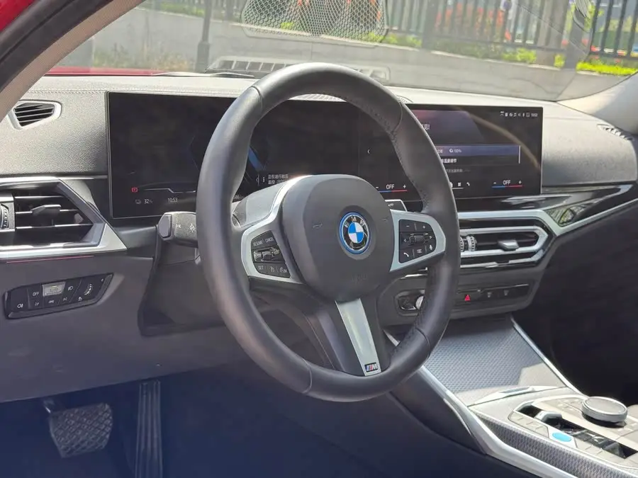 BMW i3 2024 eDrive 40 L Night Edition