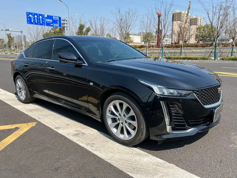 كاديلاك CT5 2023 28T الفاخرة (الإصدار القياسي)