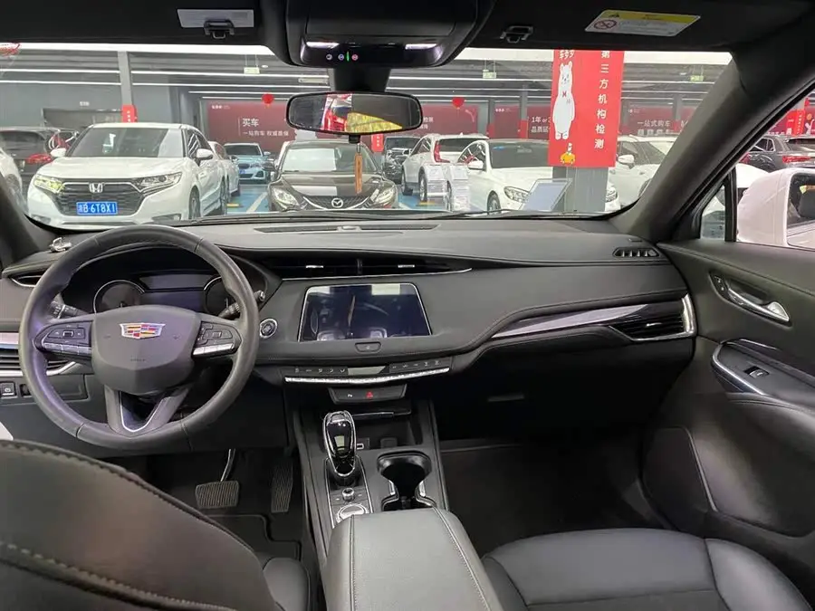 كاديلاك XT4 2021 28T دفع ثنائي تقني