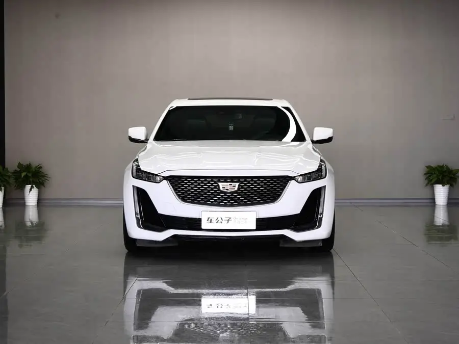 كاديلاك CT5 2021 طراز مجدد 28T فاخرة