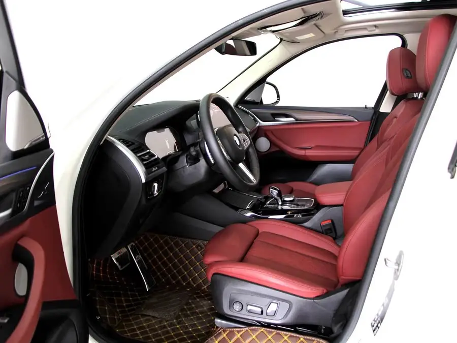 بي ام دبليو X3 2023 فئة xDrive30i الطراز الرائد طقم M ليلي الأسود