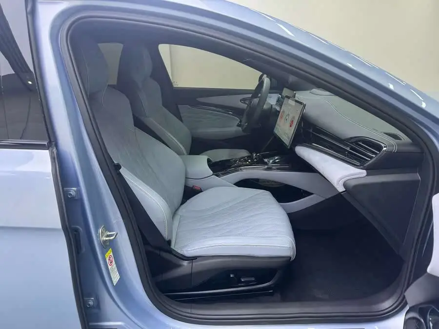 ختم 2022 طراز 700 كم نسخة الدفع الخلفي طويلة المدى