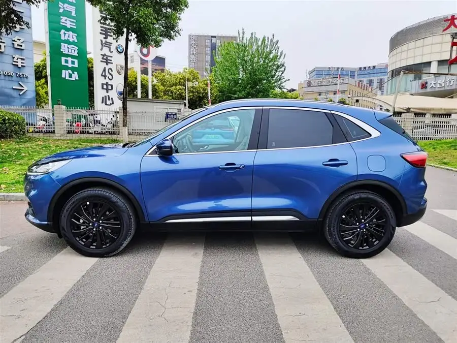 فورد إيدج 2024 إيكوبوست 245 دفع رباعي تيتانيوم