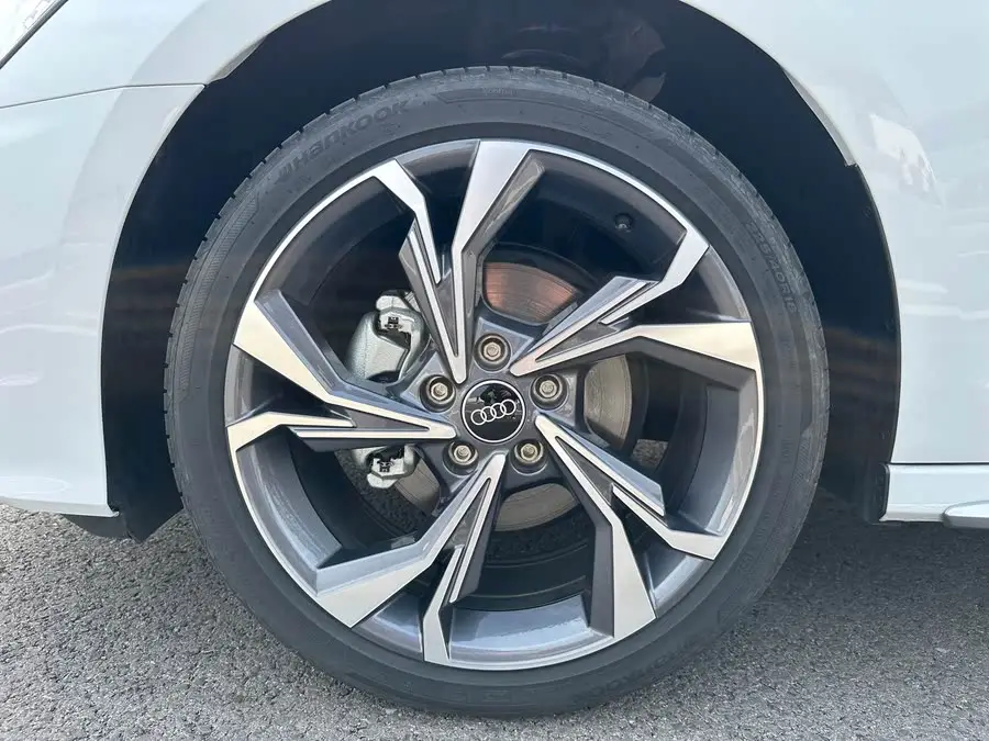 أودي A3 2024 A3L ليموزين 35 TFSI الرياضية الفاخرة