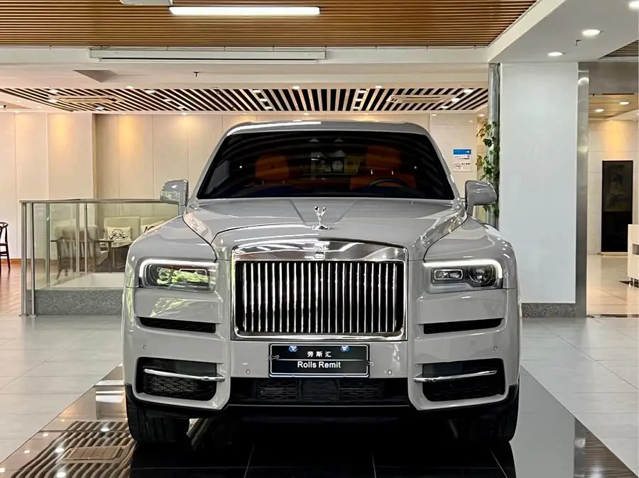 كولينان 2018 النسخة ذات الأربعة مقاعد