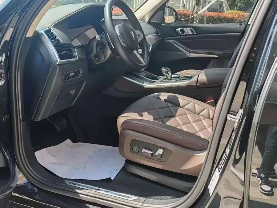 بي إم دبليو X5 2022 xDrive 30Li باقة M الرياضية الفاخرة