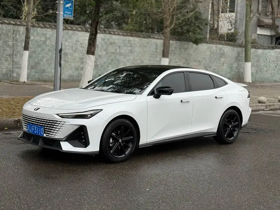 Changan UNI-V 2022 1.5T Sport Edition