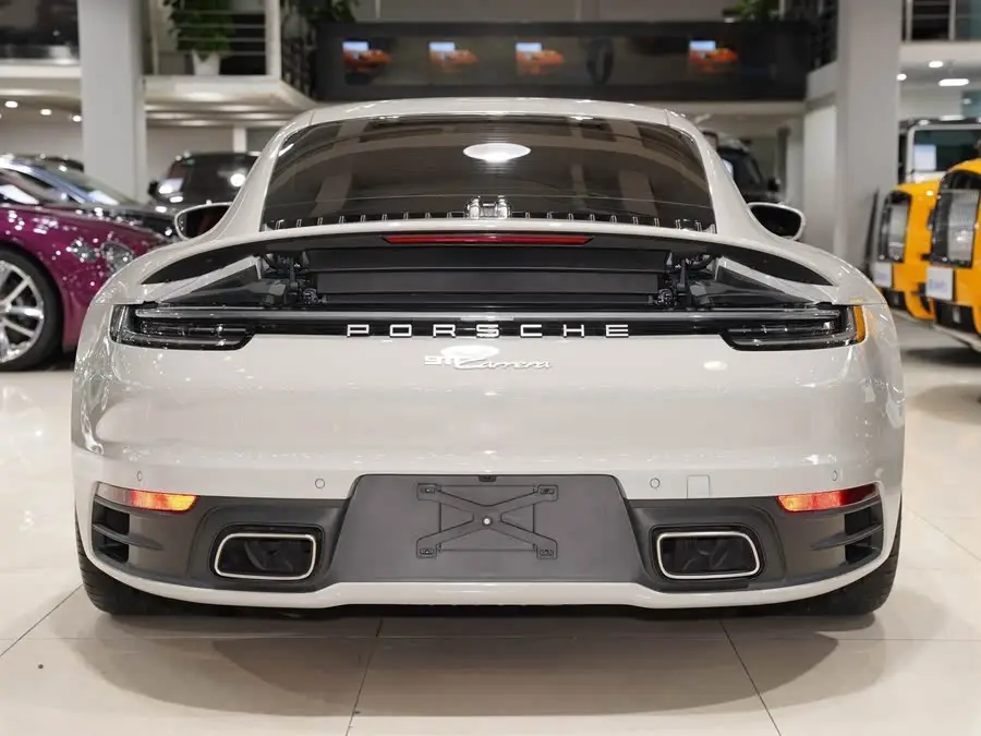 بورش 911 2023 كاريرا 3.0T