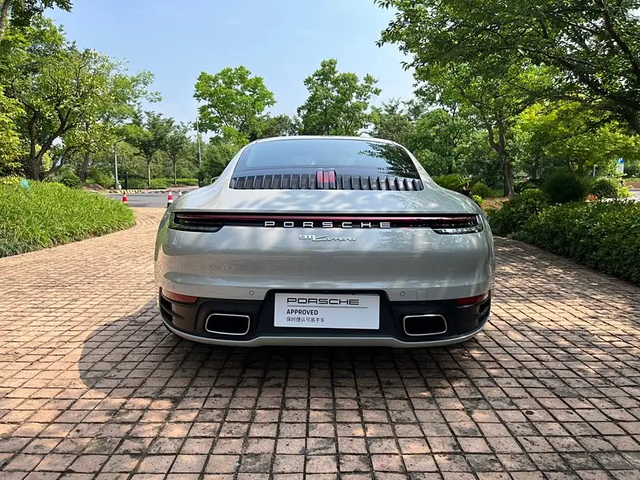 بورش 911 2023 كاريرا 3.0T