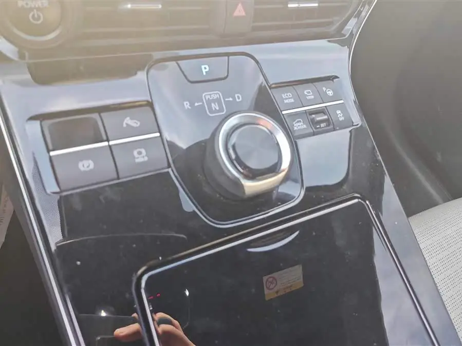 تويوتا FAW bZ4X 2022 النسخة المتميزة عالية الأداء ذات الدفع الرباعي