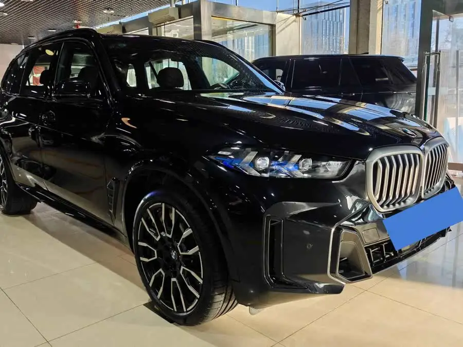 BMW X5 2023 xDrive 40Li M Sport Blackout Package