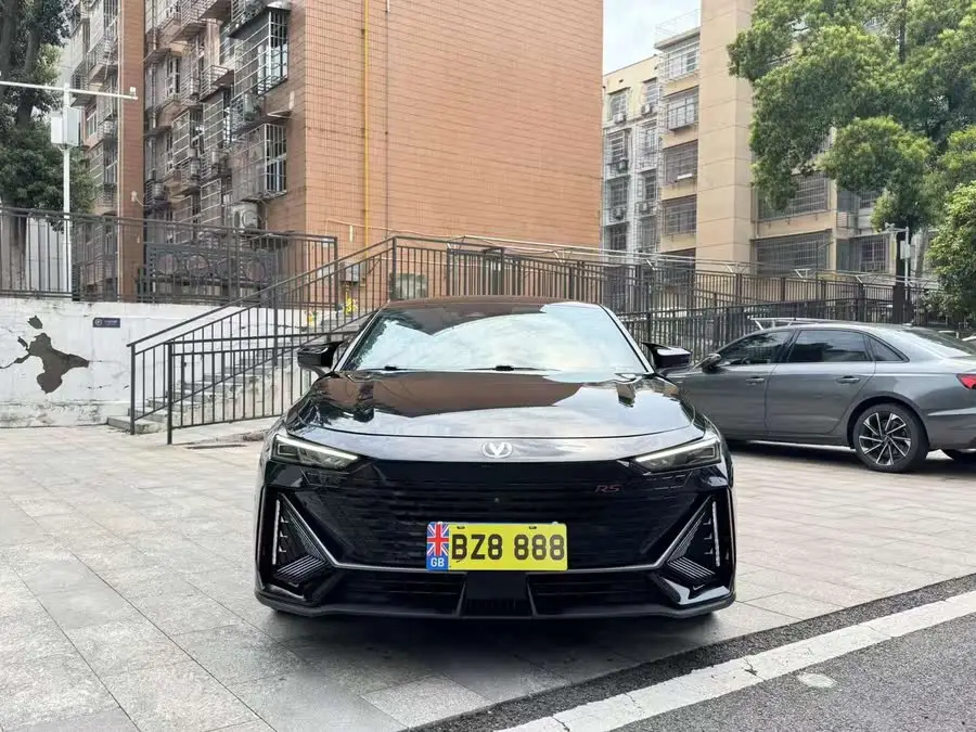 Changan UNI-V 2022 1.5T Smart Navigation Version