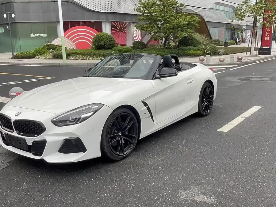 بي إم دبليو Z4 2019 sDrive 25i حزمة رياضية متطورة