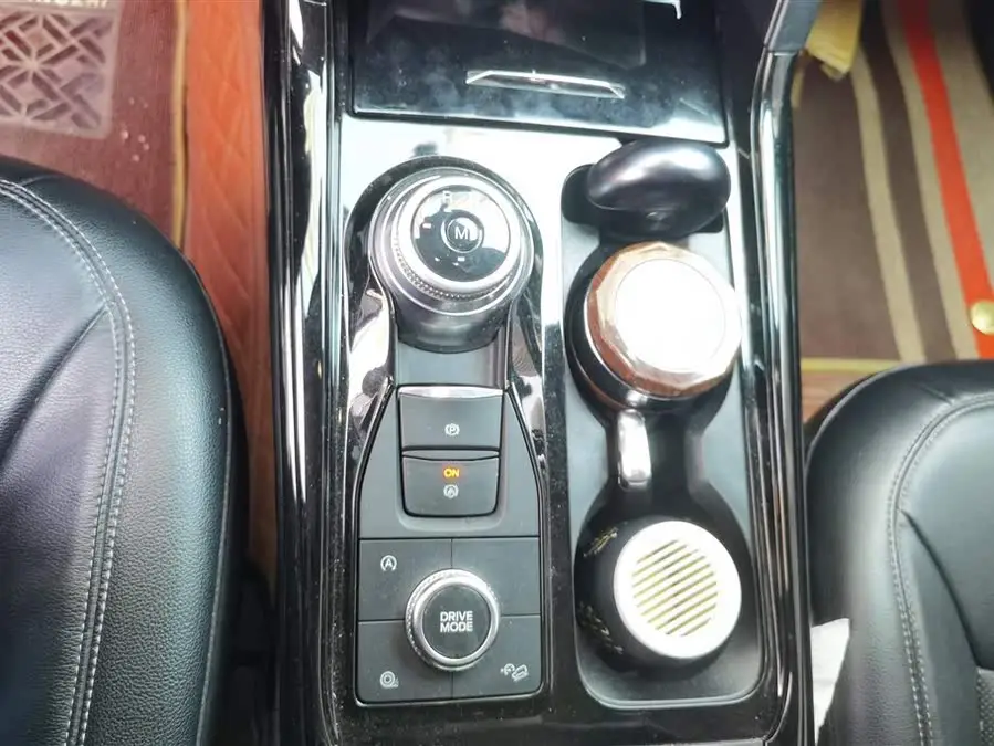 مستكشف 2020 EcoBoost 285 نسخة العجلات الأربعة 7 مقاعد