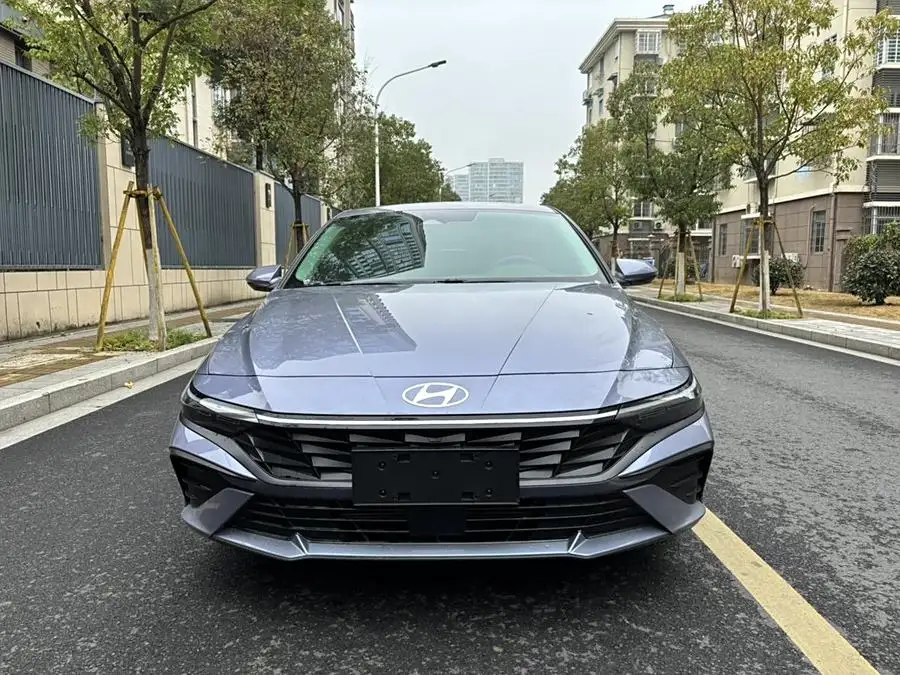 إيلانtra 2023 1.5L CVT LUX النسخة الفاخرة