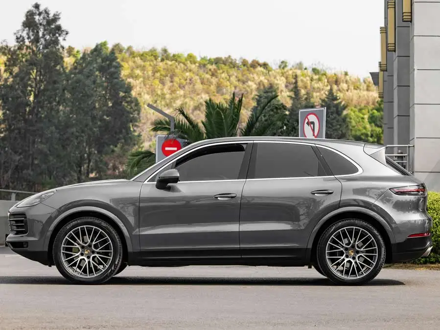 2022 Cayenne 3.0T Platinum Edition