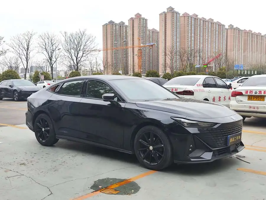 Changan UNI-V 2023 1.5T Premium