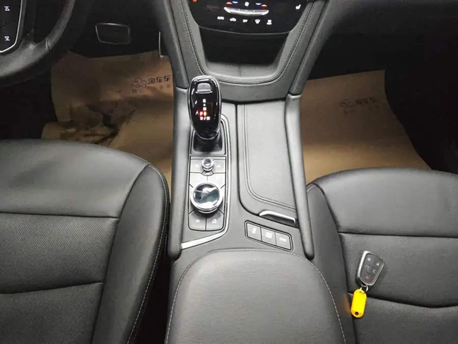 Cadillac XT5 2022 2.0T AWD Luxury (Hummingbird Edition)