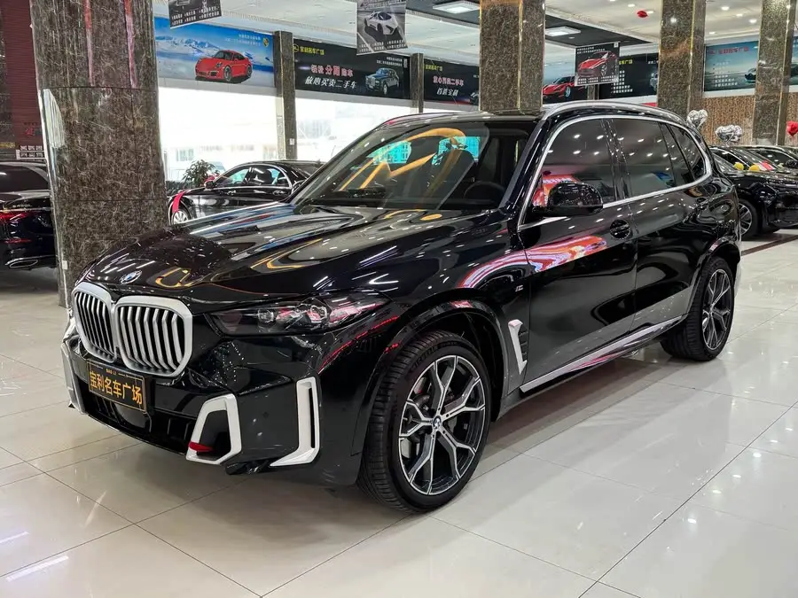 بي إم دبليو X5 2023 xDrive 30Li حزمة M الرياضية الفاخرة
