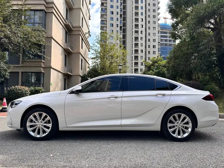 بيوك ريجال 2024 28T إصدار الاستمتاع