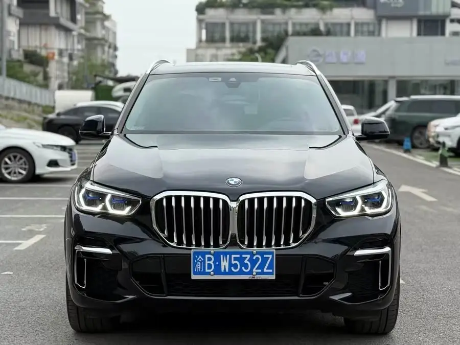 بي إم دبليو X5 2022 طراز مُعدل xDrive 30Li حزمة رياضية M