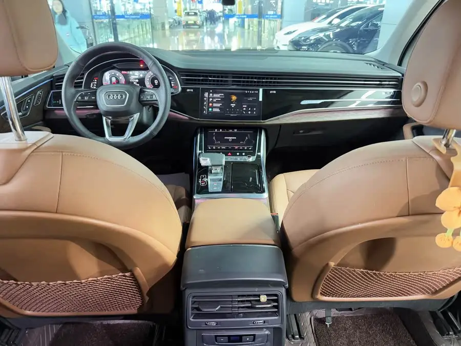 Audi Q7 2023 45 TFSI quattro S line Sport