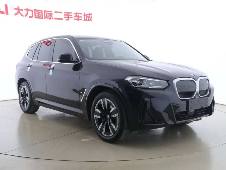 BMW iX3 2024 Leading Model