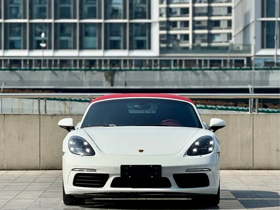 Porsche 718 2022 Model Boxster 2.0T