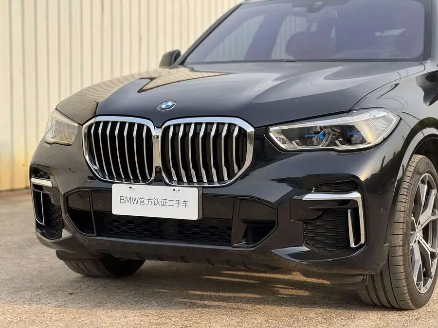 بي إم دبليو X5 2022 فئة محدثة xDrive 40Li حزمة رياضية M